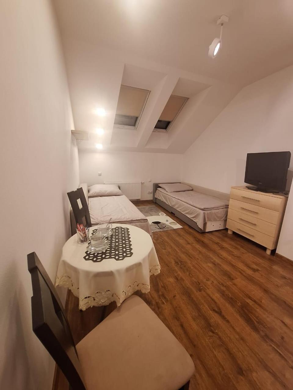 Guest house Varzob Warsaw